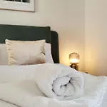 Апартаменты Romantische Am Hafen Mit Gratis Bettwaesche-paket Und Terrasse Нойштадт (Гольштейн)