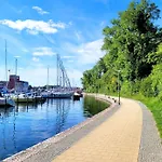 Romantische Am Hafen Mit Gratis Bettwaesche-paket Und Terrasse *