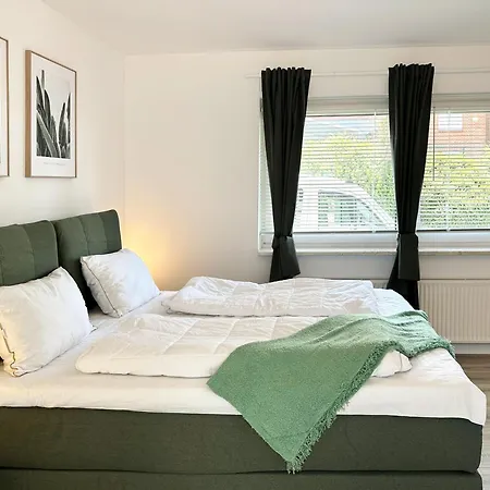 Romantische Am Hafen Mit Gratis Bettwaesche-paket Und Terrasse * Neustadt in Holstein
