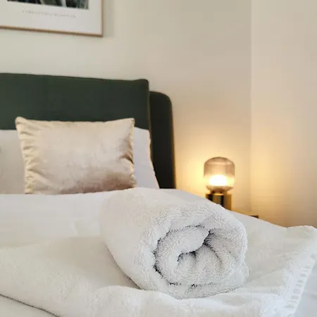 Appartement Romantische Am Hafen Mit Gratis Bettwaesche-paket Und Terrasse Neustadt in Holstein