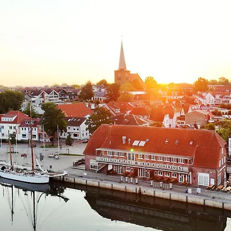 Romantische Am Hafen Mit Gratis Bettwaesche-paket Und Terrasse Appartement *