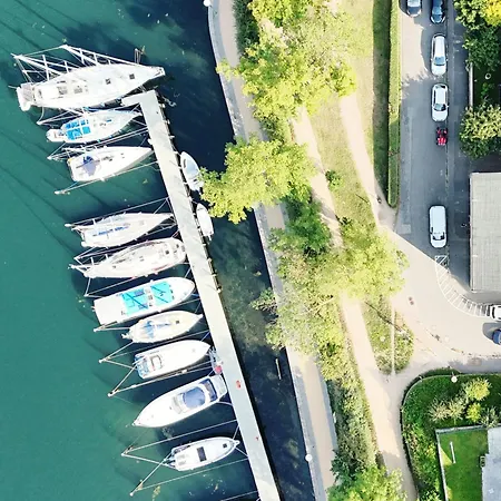 Romantische Am Hafen Mit Gratis Bettwaesche-paket Und Terrasse *