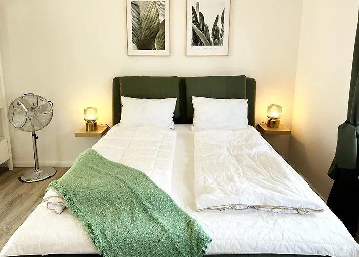 Romantische Am Hafen Mit Gratis Bettwaesche-paket Und Terrasse Apartman Neustadt in Holstein