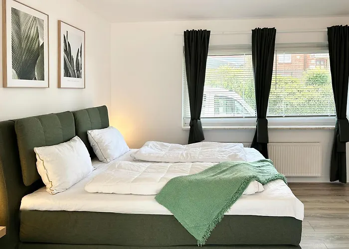Romantische Am Hafen Mit Gratis Bettwaesche-paket Und Terrasse * Neustadt in Holstein